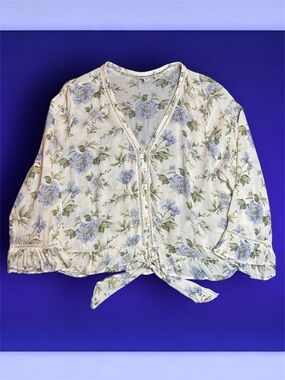 American Eagle Floral Tie Front Long Sleeve White and Blue Blouse Crochet sz XL